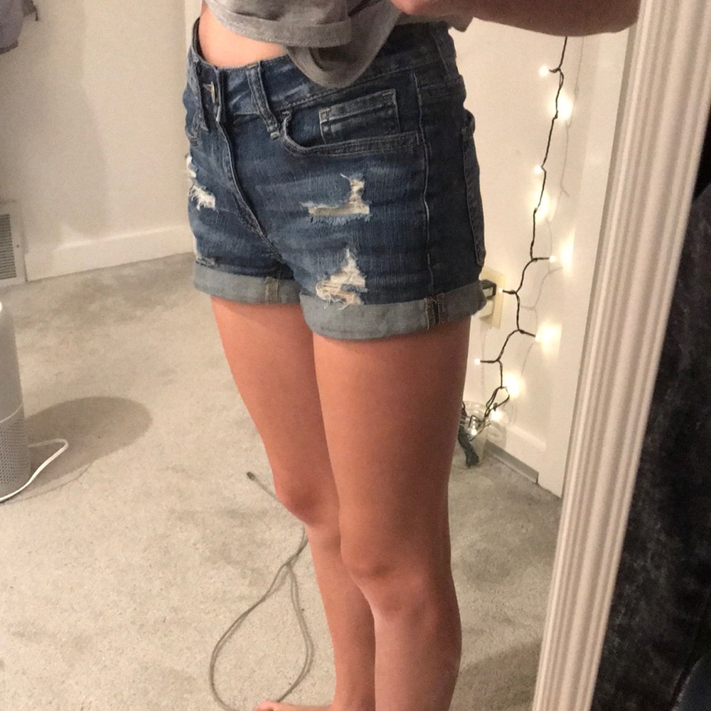 Low rise distressed shorts size 1 in juniors